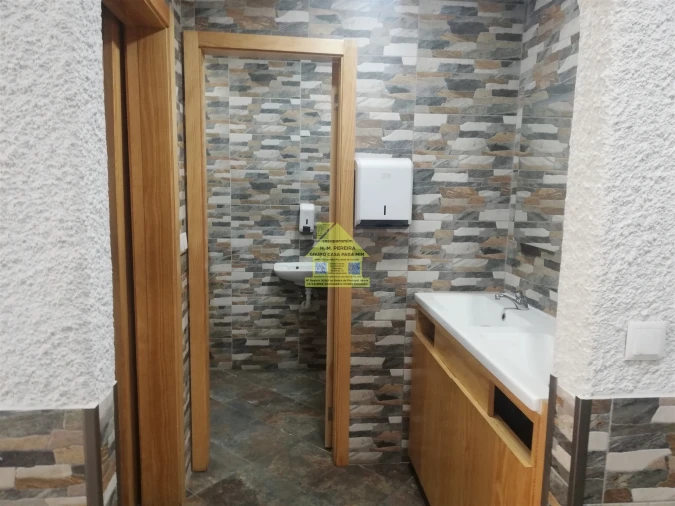 Negócio para Arrendamento em Cidade da Maia Foto 1