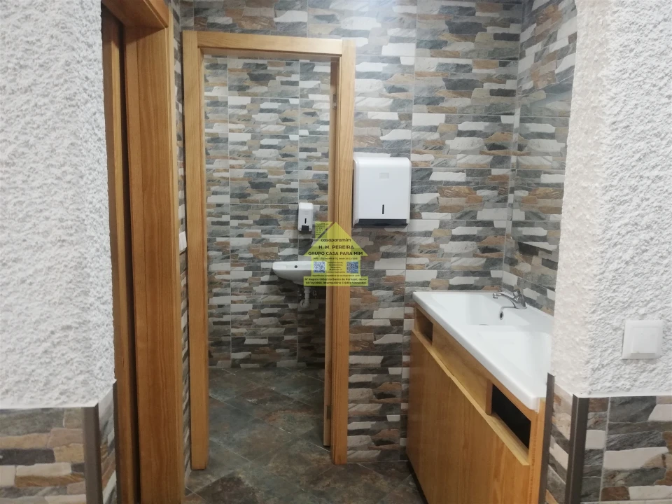 Negócio para Arrendamento em Cidade da Maia Foto 1