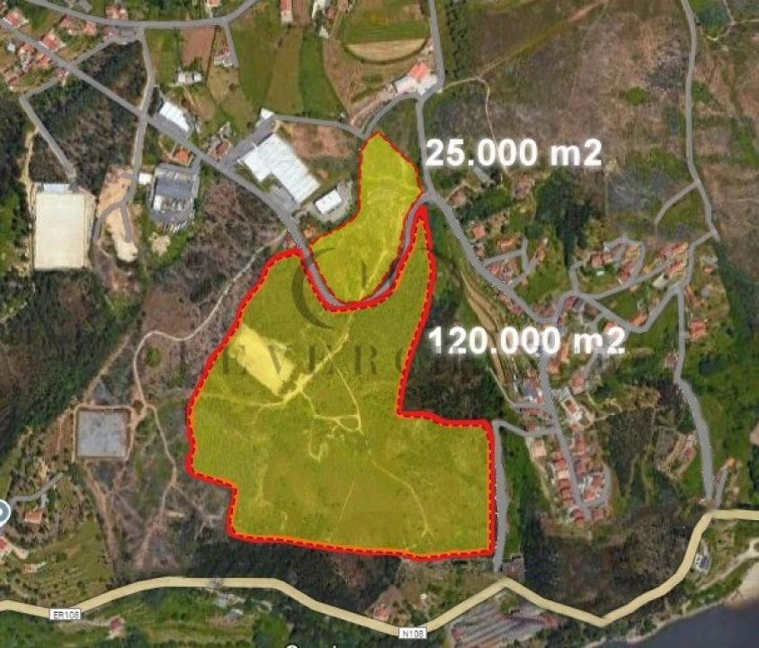 Terreno Comércio / Armazém para Venda em Foz do Sousa e Covelo Foto 2