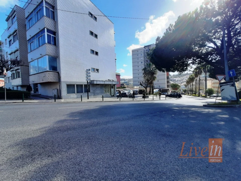 Loja para Arrendamento em Póvoa de Santo Adrião e Olival Basto Foto 6