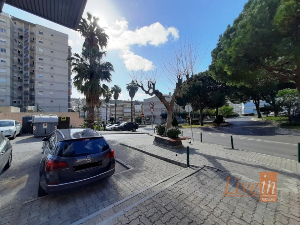 Loja para Arrendamento em Póvoa de Santo Adrião e Olival Basto Foto 10