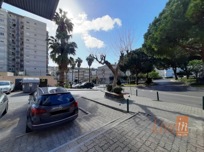 Loja para Arrendamento em Póvoa de Santo Adrião e Olival Basto Foto 10