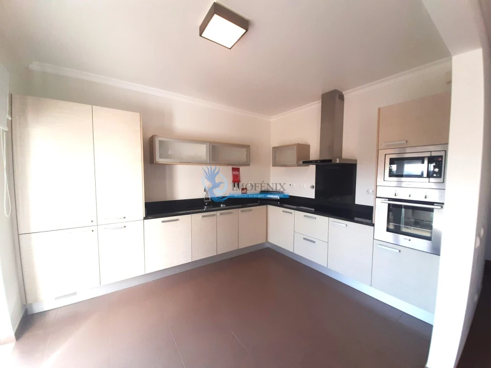 Moradia T3 para Arrendamento em Mexilhoeira Grande Foto 13