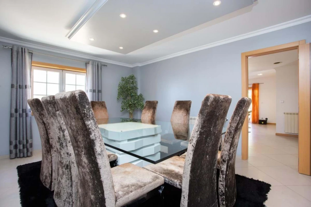 Moradia T7 para Venda em Ramada e Caneças Foto 8