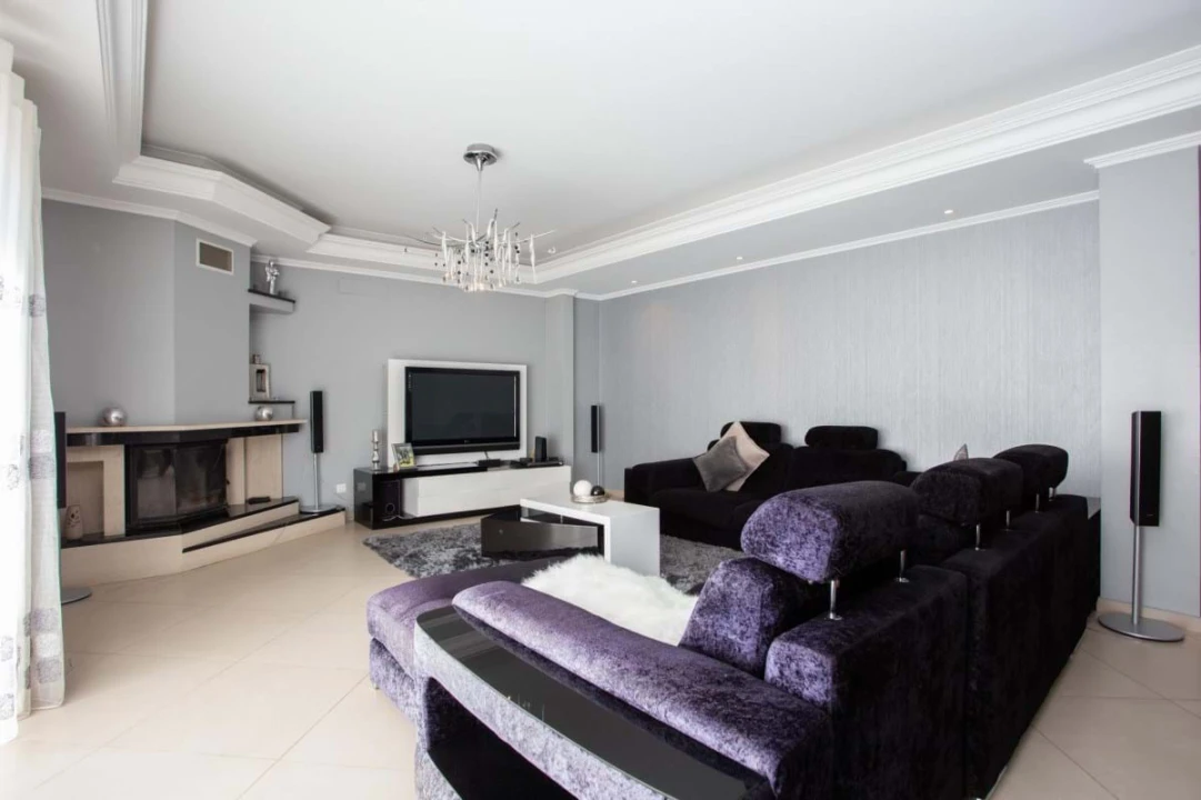 Moradia T7 para Venda em Ramada e Caneças Foto 11