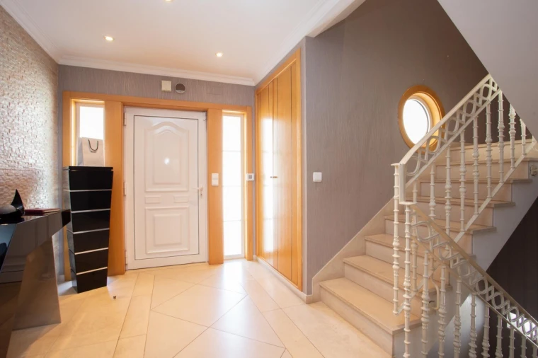 Moradia T7 para Venda em Ramada e Caneças Foto 18