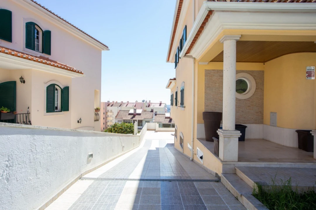 Moradia T7 para Venda em Ramada e Caneças Foto 38