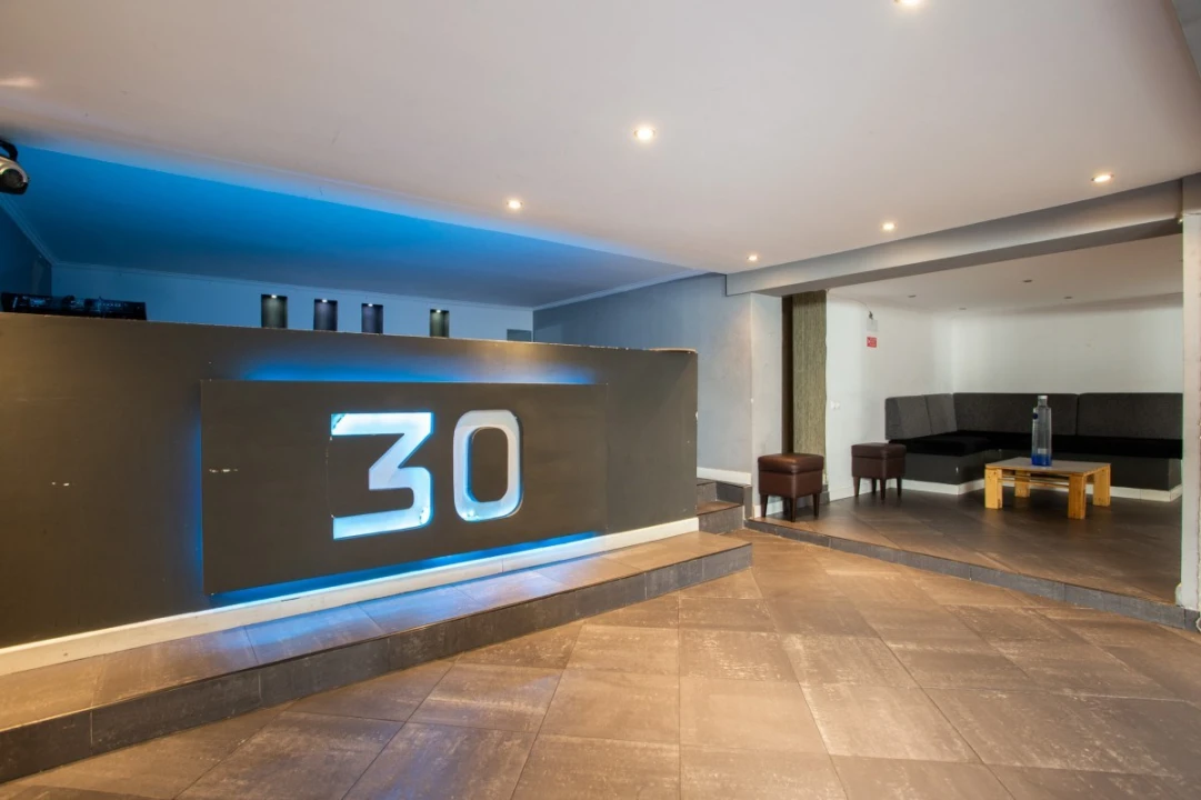 Moradia T7 para Venda em Ramada e Caneças Foto 47