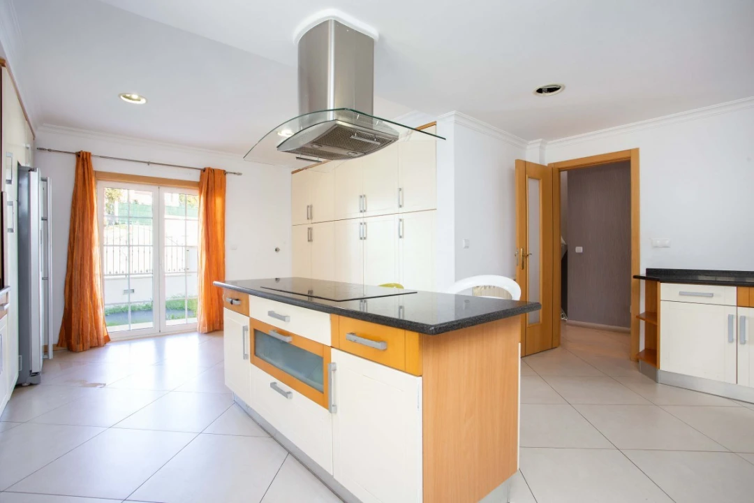 Moradia T7 para Venda em Ramada e Caneças Foto 6