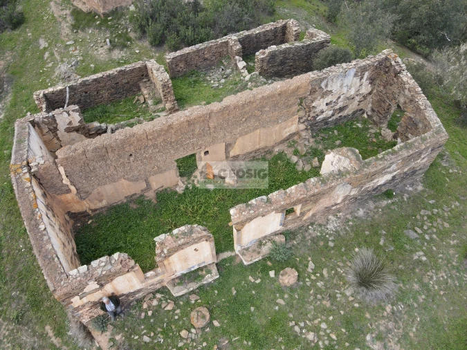 Quinta T0 para Venda em Santana da Serra Foto 2