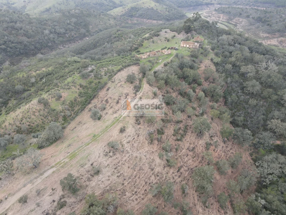 Quinta T0 para Venda em Santana da Serra Foto 13