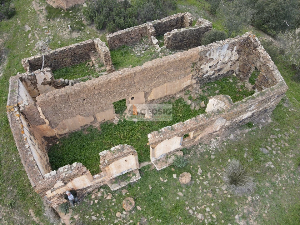 Quinta T0 para Venda em Santana da Serra Foto 2