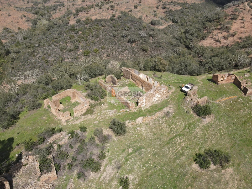 Quinta T0 para Venda em Santana da Serra Foto 3