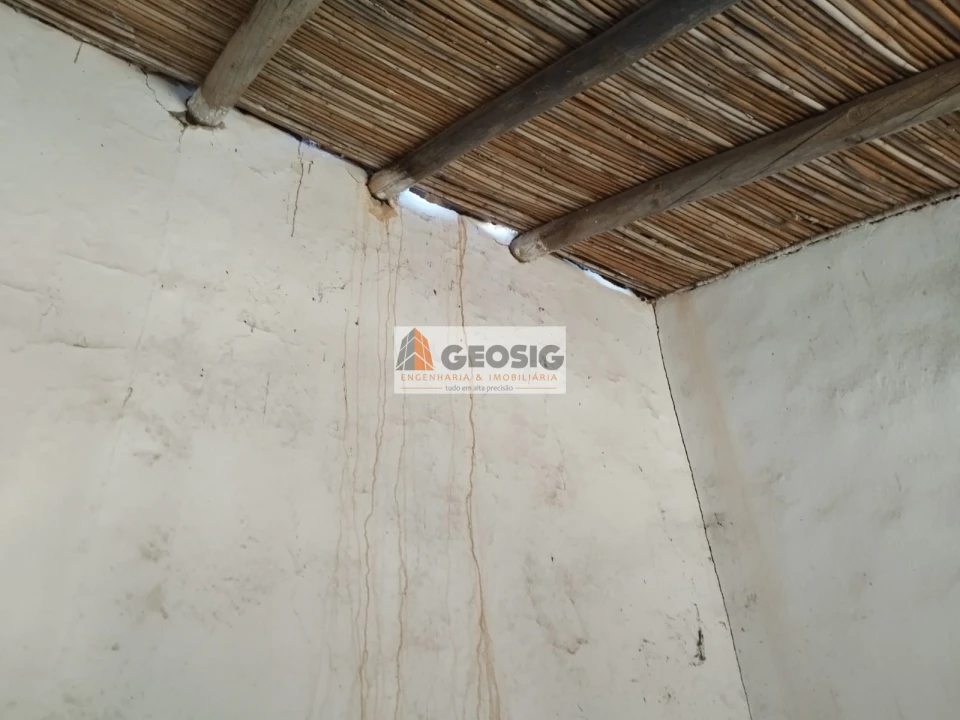 Moradia T2 para Venda em Ameixial Foto 17