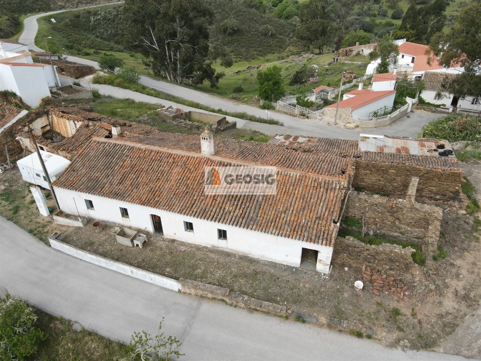 Moradia T2 para Venda em Ameixial Foto 1