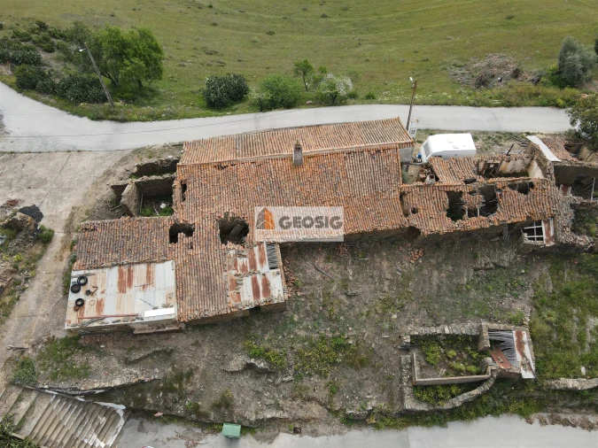 Moradia T2 para Venda em Ameixial Foto 2