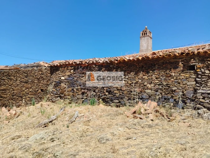 Moradia T2 para Venda em Ameixial Foto 18