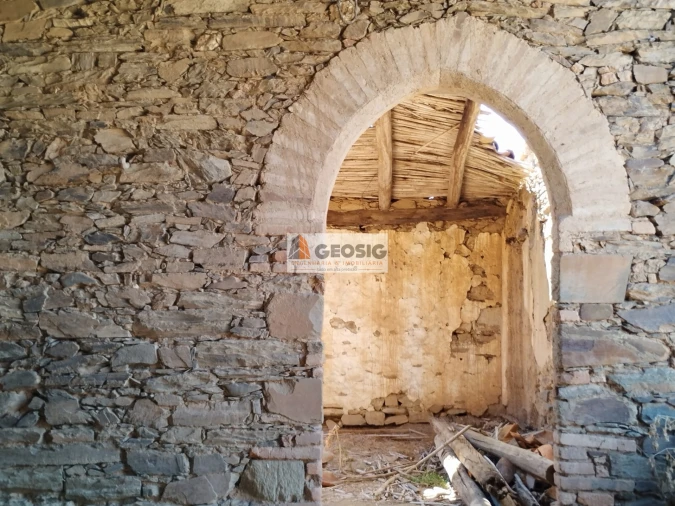 Moradia T2 para Venda em Ameixial Foto 16