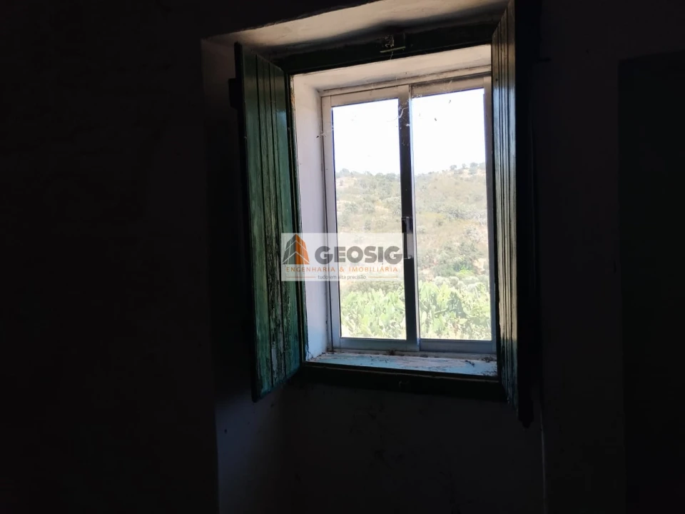 Moradia T2 para Venda em Ameixial Foto 8