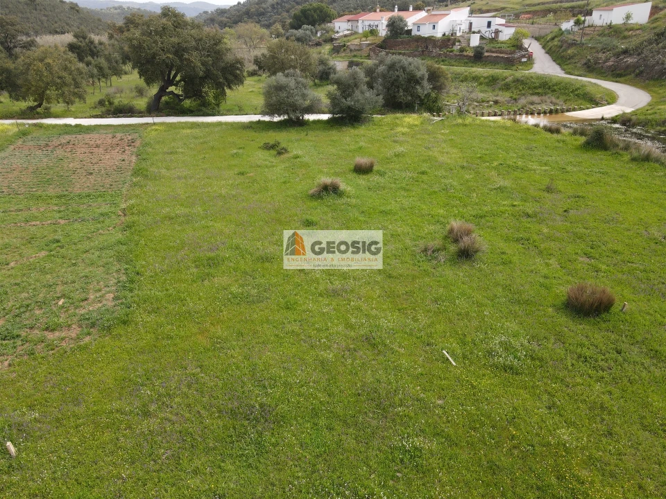 Quinta T2 para Venda em Ameixial Foto 16