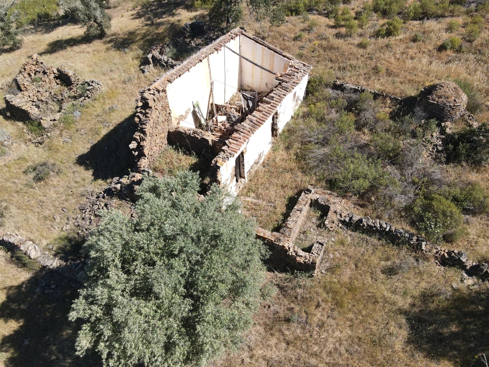 Moradia T2 para Venda em Ameixial Foto 2