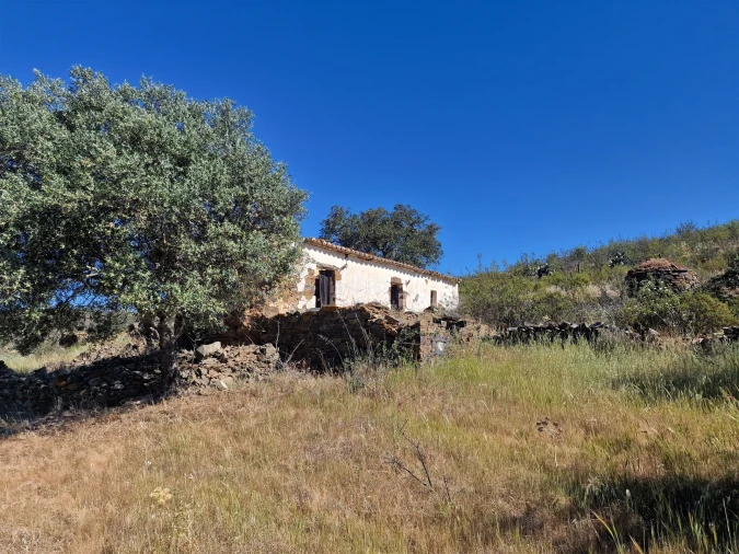 Moradia T2 para Venda em Ameixial Foto 7