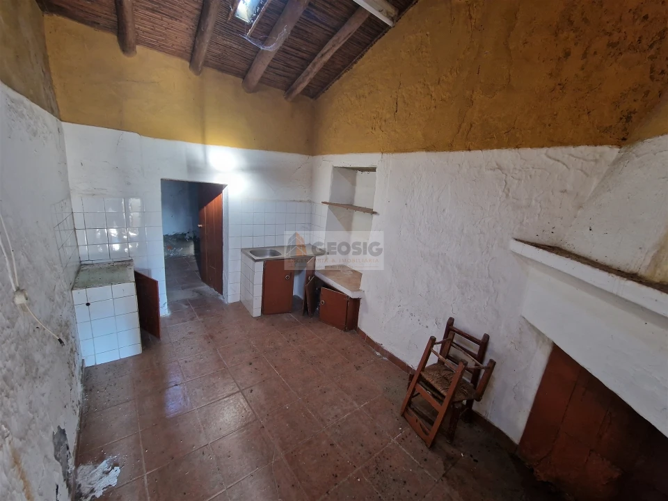 Moradia T3 para Venda em Martim Longo Foto 4