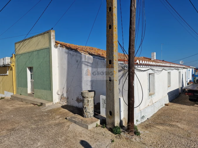 Moradia T3 para Venda em Martim Longo Foto 12