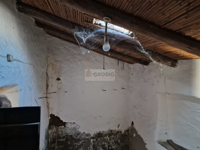 Moradia T3 para Venda em Martim Longo Foto 6