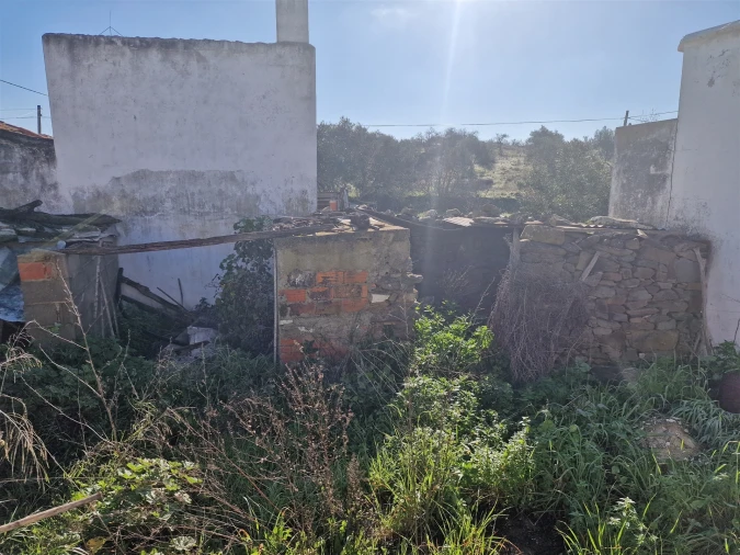 Moradia T1 para Venda em Martim Longo Foto 8