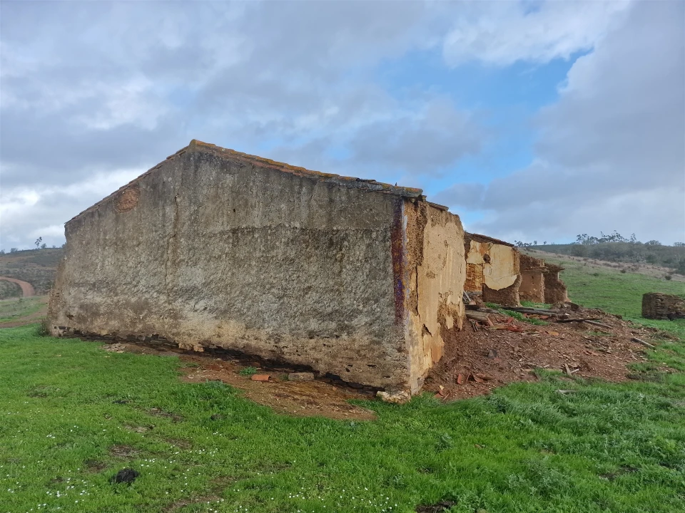 Quinta T0 para Venda em Saboia Foto 2