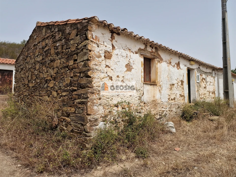 Quinta T0 para Venda em São Martinho das Amoreiras Foto 1