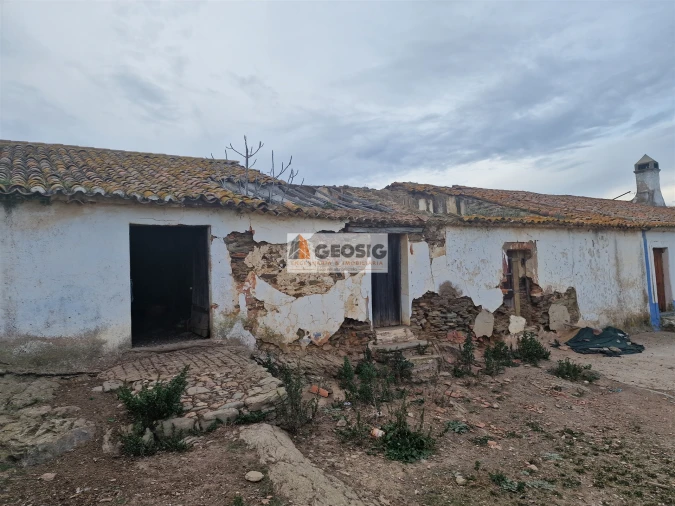 Moradia T3 para Venda em Ourique Foto 1