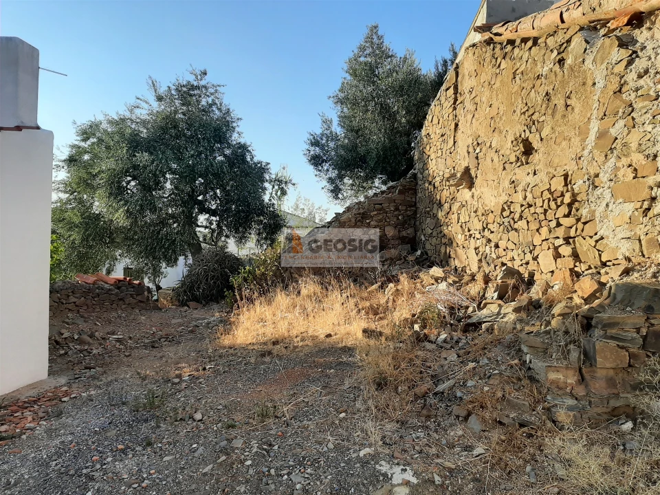 Moradia T2 para Venda em Martim Longo Foto 5