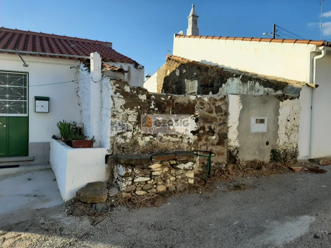 Moradia T2 para Venda em Martim Longo