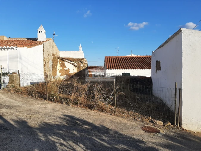 Moradia T2 para Venda em Martim Longo Foto 3