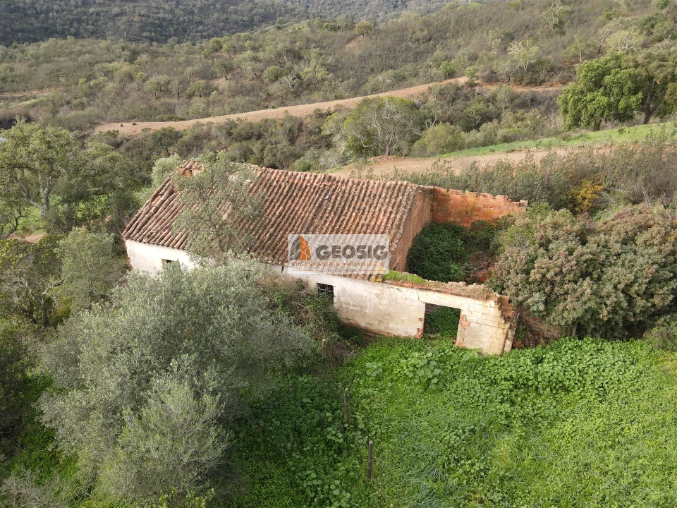Quinta T2 para Venda em São Barnabe Foto 1