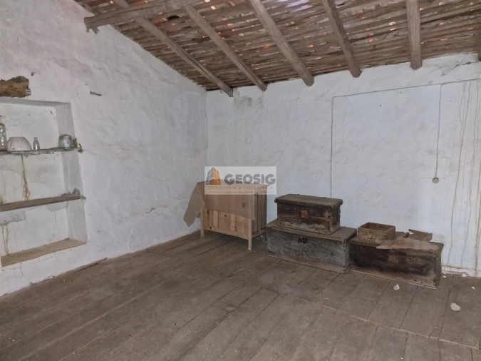 Moradia T2 para Venda em Santa Cruz Foto 6