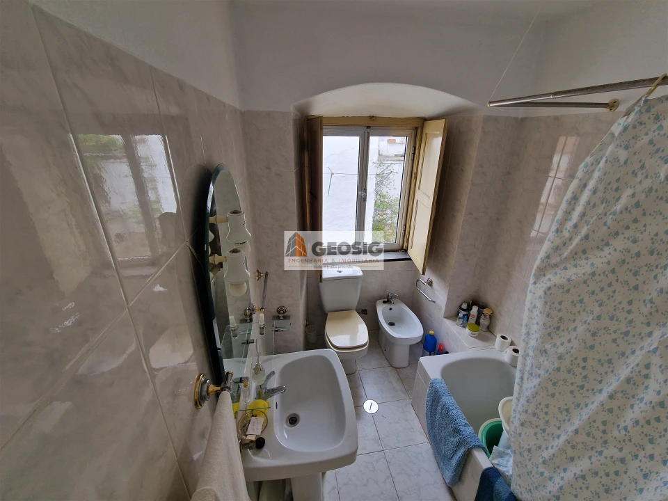 Moradia T2 para Venda em Santa Cruz Foto 24