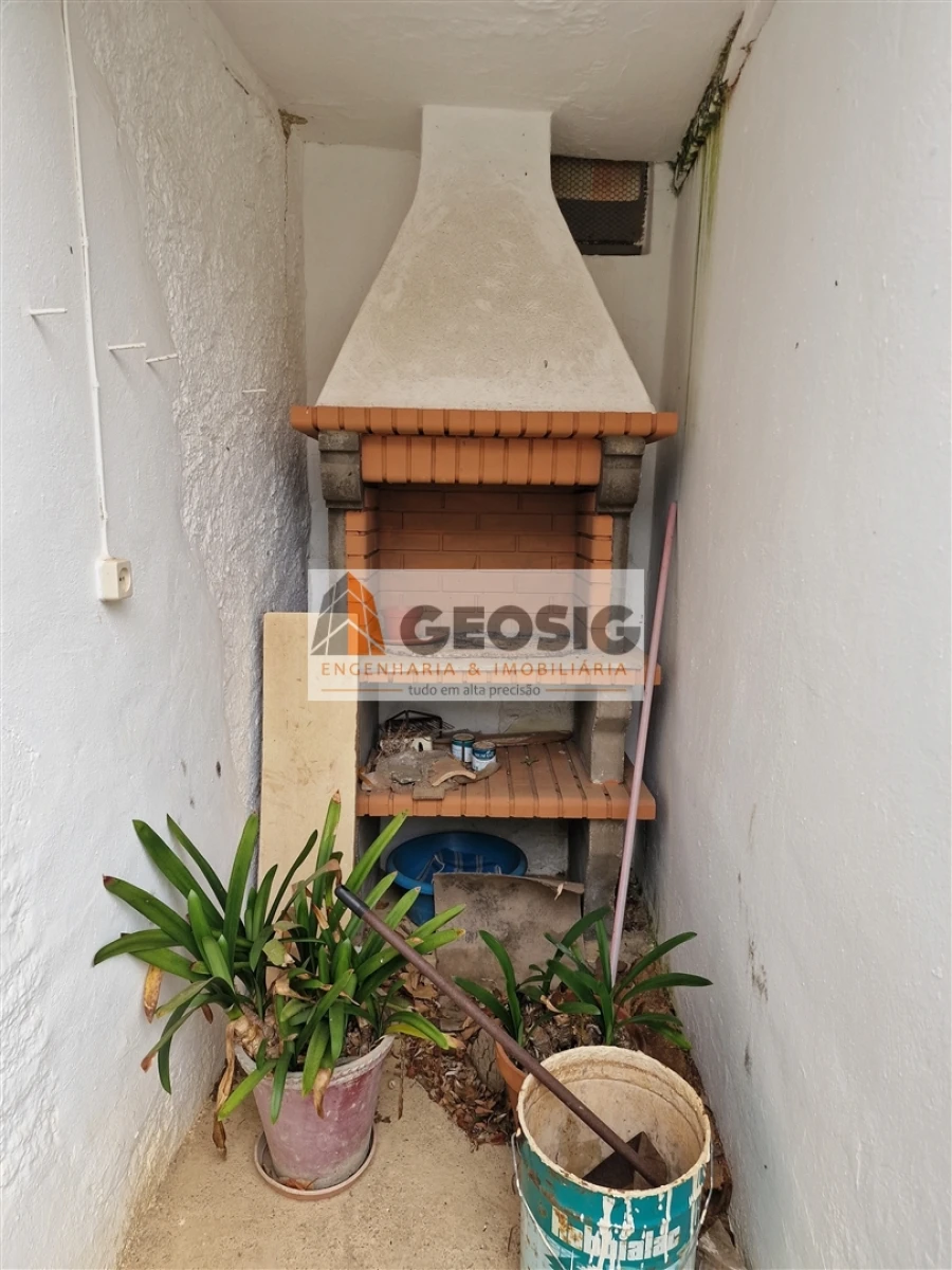 Moradia T2 para Venda em Santa Cruz Foto 39