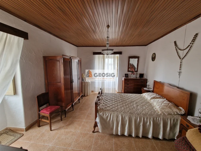 Moradia T2 para Venda em Santa Cruz Foto 18