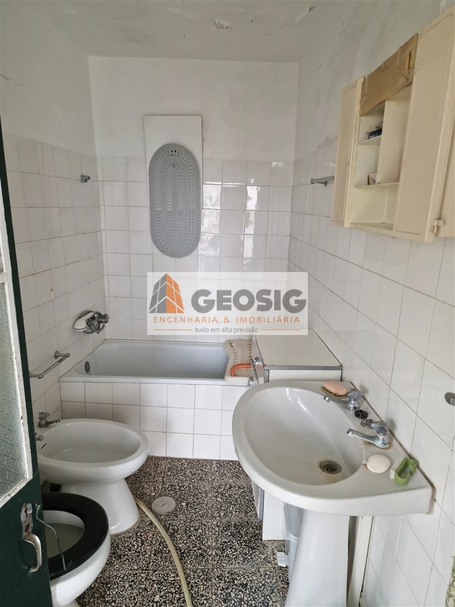 Moradia T2 para Venda em Santa Cruz Foto 31