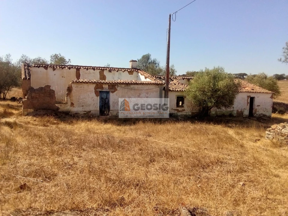 Quinta T4 para Venda em Ourique Foto 1