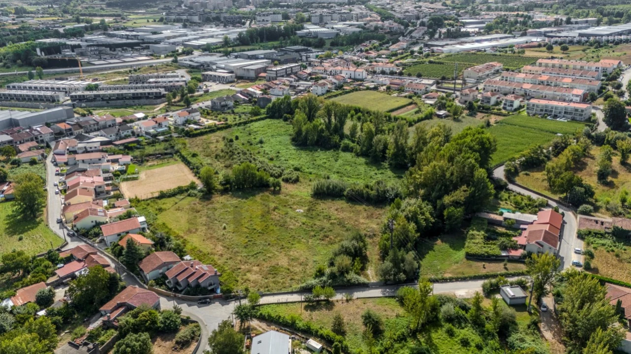 Terreno Misto para Venda em Merelim (São Pedro) e Frossos Foto 1