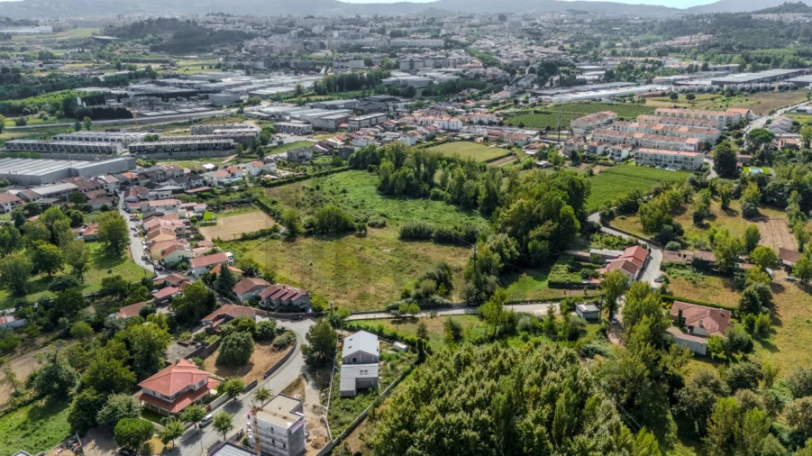 Terreno Misto para Venda em Merelim (São Pedro) e Frossos Foto 9