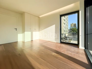 Apartamento T3 para Venda em Mafamude e Vilar do Paraíso