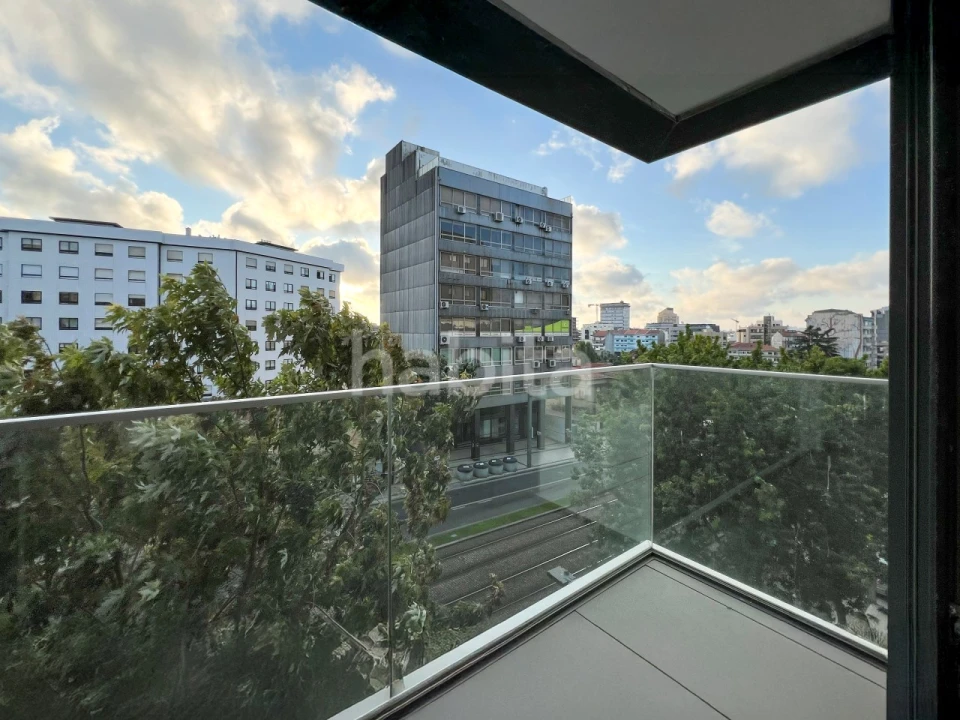 Apartamento T3 para Venda em Mafamude e Vilar do Paraíso Foto 1