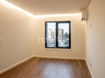 Apartamento T3 para Venda em Mafamude e Vilar do Paraíso