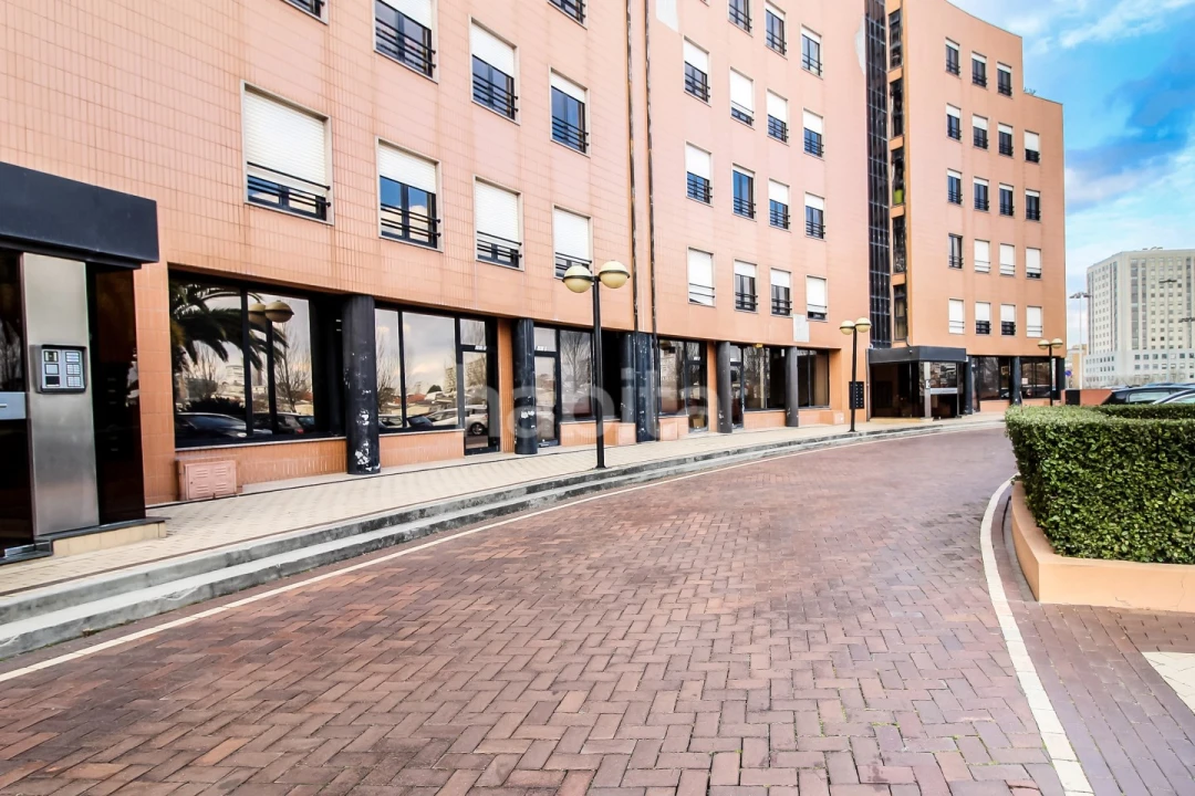 Escritório para Arrendamento em Lordelo do Ouro e Massarelos Foto 23