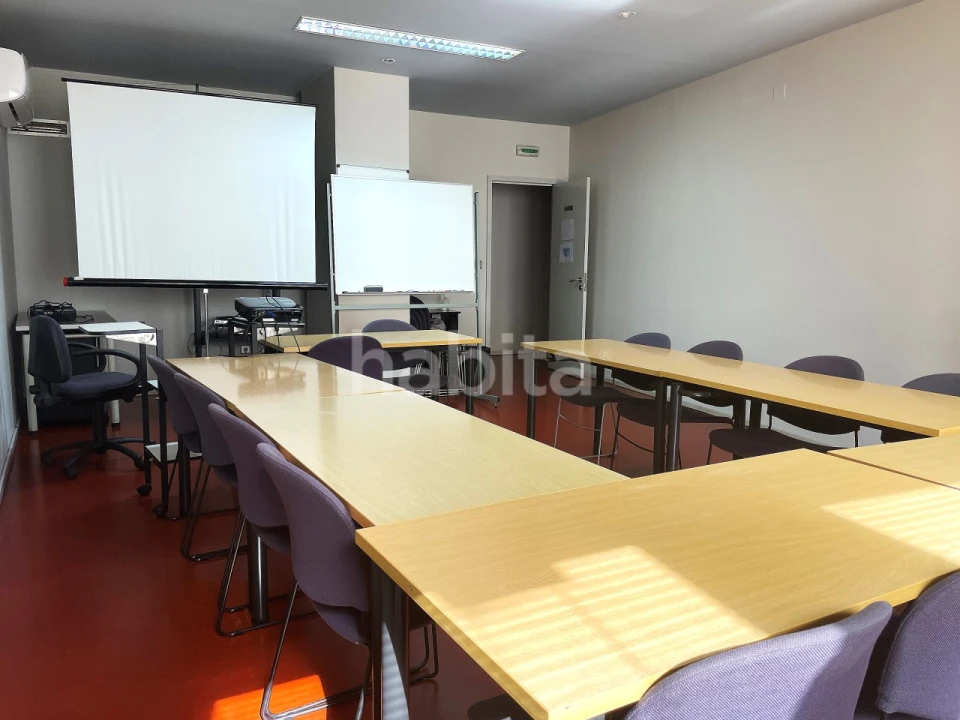 Escritório para Arrendamento em Lordelo do Ouro e Massarelos Foto 9